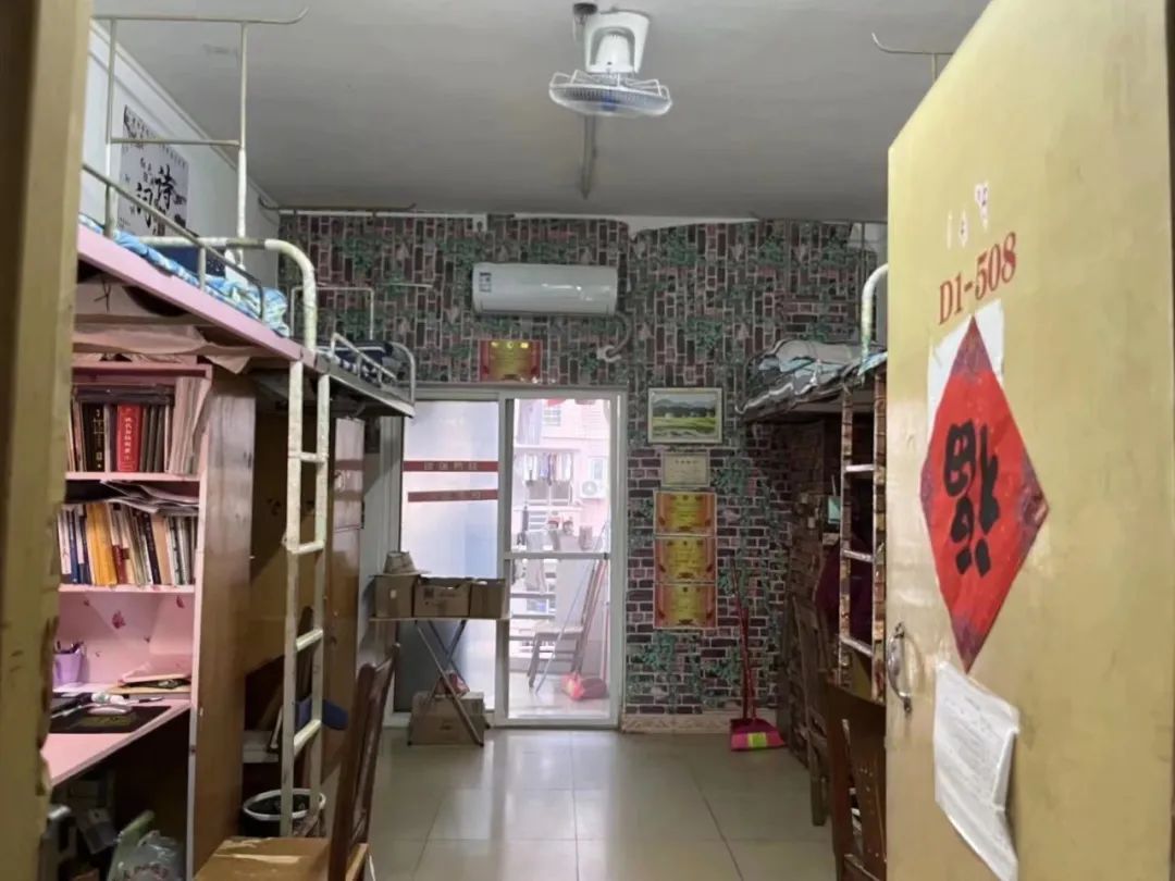 湘南學(xué)院宿舍條件怎么樣,有空調(diào)和獨(dú)立衛(wèi)生間嗎？（附宿舍圖片）