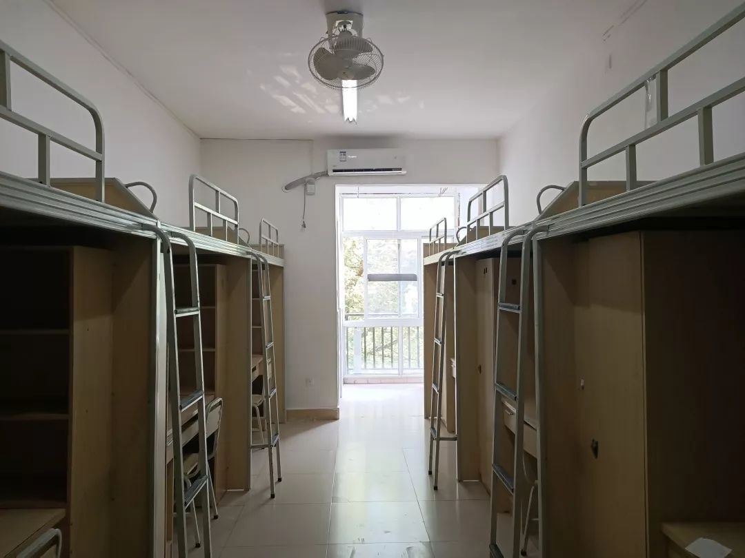 西華師范大學(xué)宿舍條件怎么樣,有空調(diào)和獨(dú)立衛(wèi)生間嗎？（附宿舍圖片）
