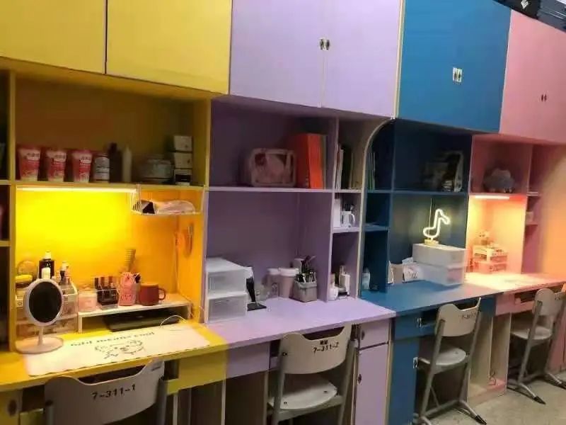 浙江傳媒學(xué)院宿舍條件怎么樣,有空調(diào)和獨(dú)立衛(wèi)生間嗎？（附宿舍圖片）