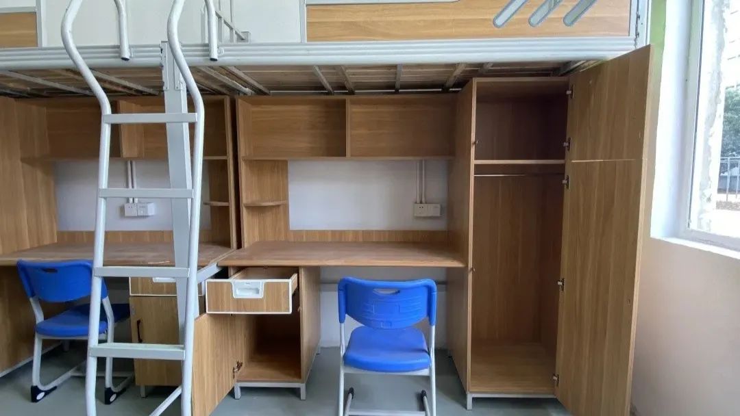 江蘇科技大學(xué)宿舍條件怎么樣,有空調(diào)和獨立衛(wèi)生間嗎？（附宿舍圖片）