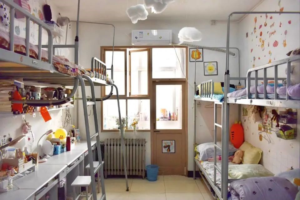 河北大學(xué)宿舍條件怎么樣,有空調(diào)和獨(dú)立衛(wèi)生間嗎？（附宿舍圖片）