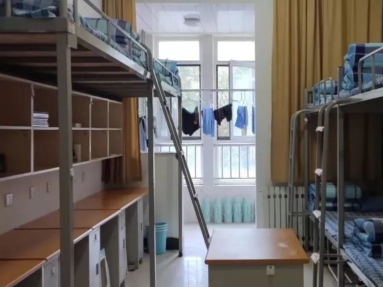 魯東大學宿舍條件怎么樣,有空調(diào)和獨立衛(wèi)生間嗎？（附宿舍圖片）