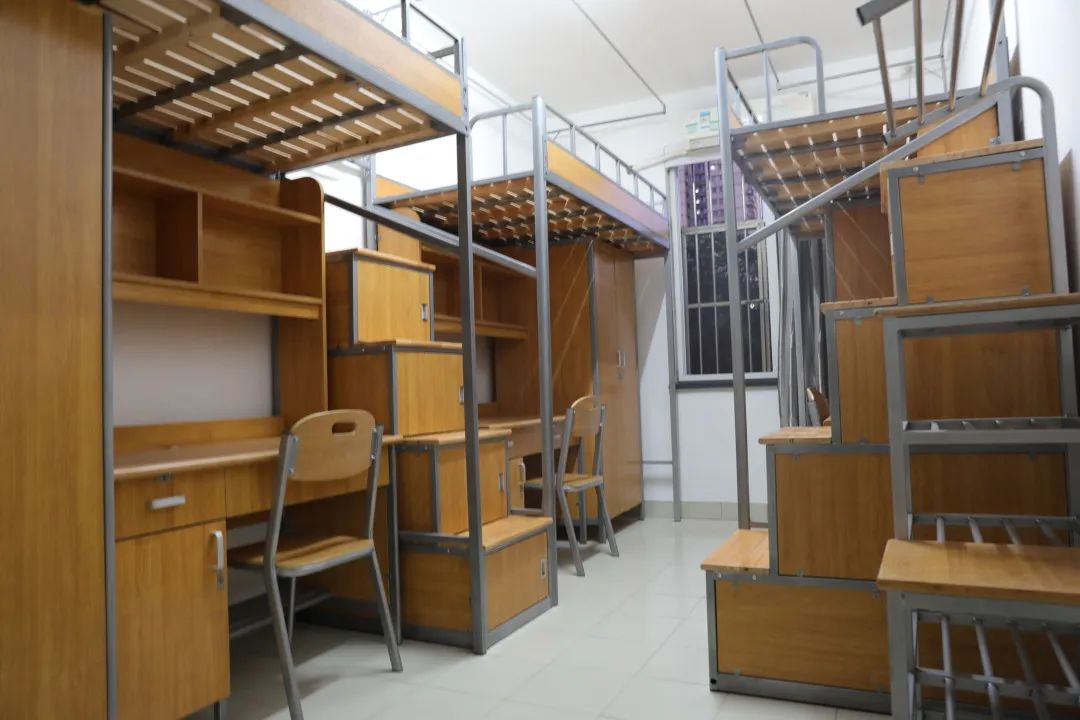 復(fù)旦大學(xué)宿舍條件怎么樣,有空調(diào)和獨(dú)立衛(wèi)生間嗎？（附宿舍圖片）