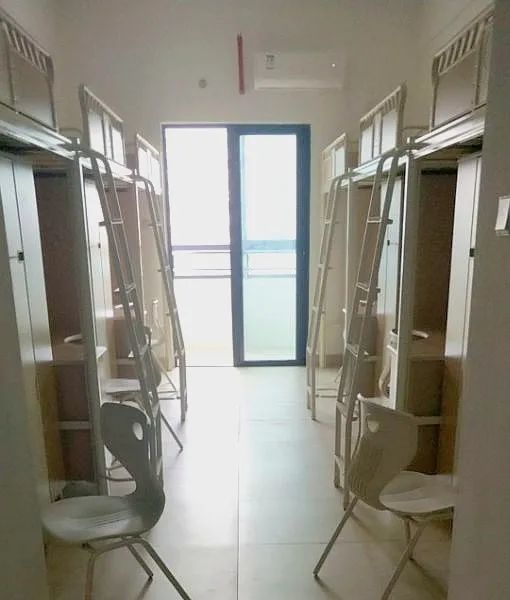 廈門華廈學(xué)院宿舍條件怎么樣,有空調(diào)和獨(dú)立衛(wèi)生間嗎？（附宿舍圖片）