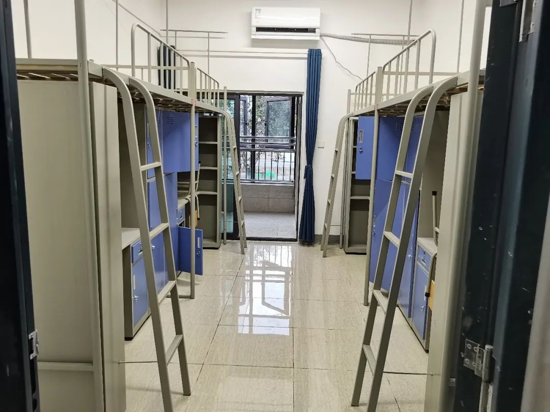 安徽醫(yī)科大學(xué)宿舍條件怎么樣,有空調(diào)和獨(dú)立衛(wèi)生間嗎？（附宿舍圖片）