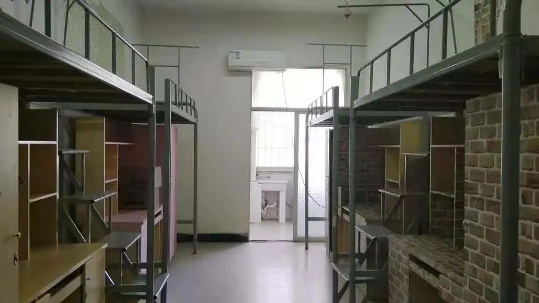 江西服裝學(xué)院宿舍條件怎么樣,有空調(diào)和獨立衛(wèi)生間嗎？（附宿舍圖片）