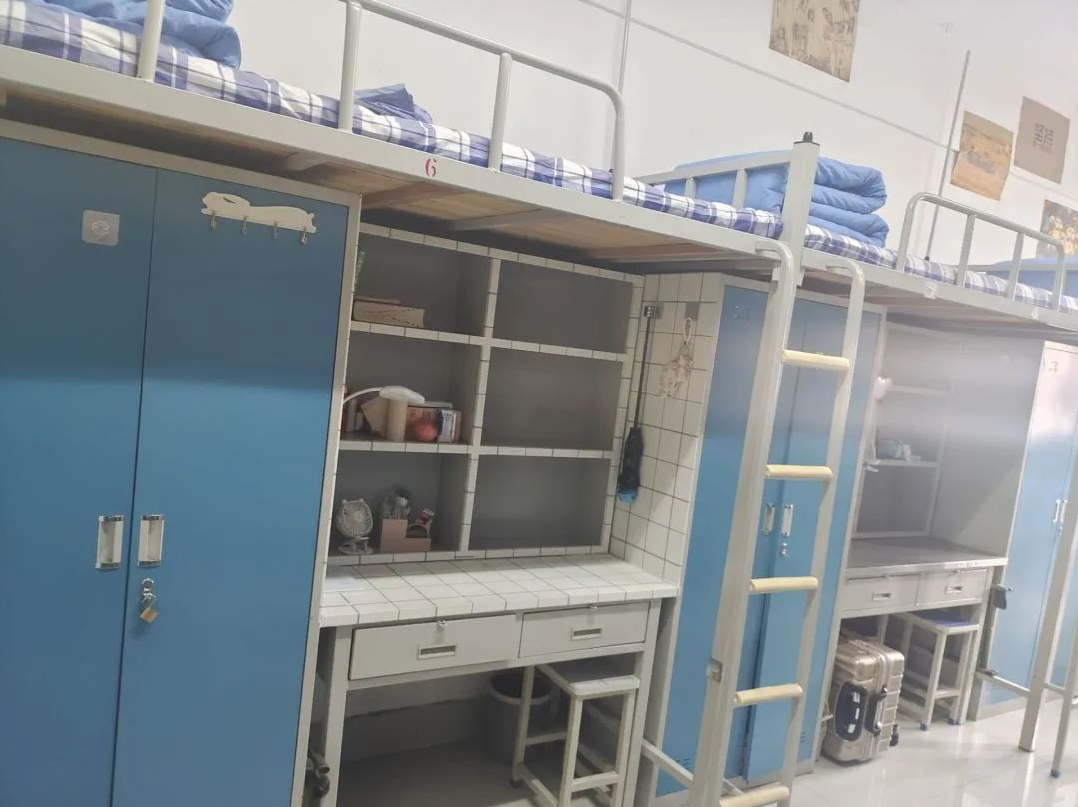 泰山學(xué)院宿舍條件怎么樣,有空調(diào)和獨(dú)立衛(wèi)生間嗎？（附宿舍圖片）