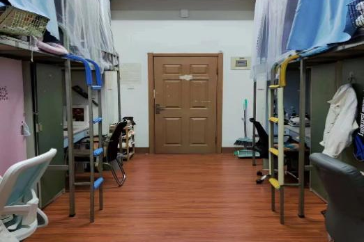 遼寧大學(xué)宿舍條件怎么樣,有空調(diào)和獨(dú)立衛(wèi)生間嗎？（附宿舍圖片）