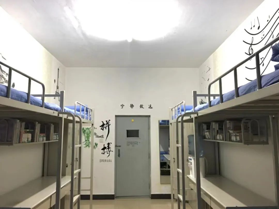 遼寧科技學院宿舍條件怎么樣,有空調和獨立衛(wèi)生間嗎？（附宿舍圖片）