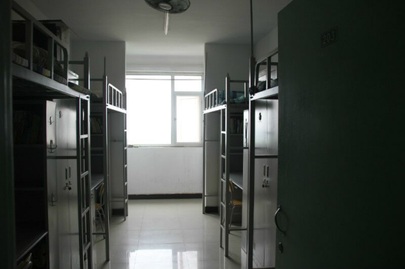 天津仁愛學(xué)院宿舍條件怎么樣,有空調(diào)和獨(dú)立衛(wèi)生間嗎？（附宿舍圖片）