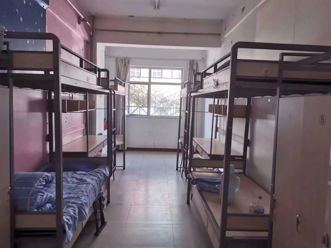 晉中學(xué)院宿舍條件怎么樣,有空調(diào)和獨(dú)立衛(wèi)生間嗎？（附宿舍圖片）