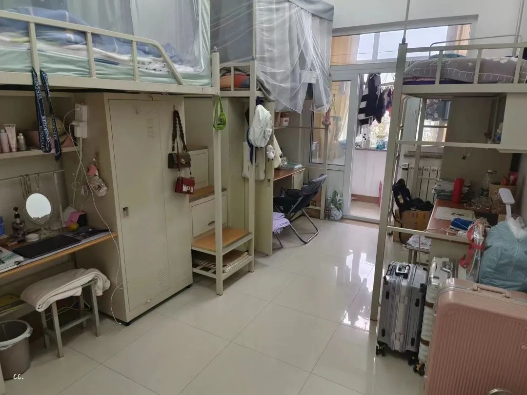 大連交通大學(xué)宿舍條件怎么樣,有空調(diào)和獨(dú)立衛(wèi)生間嗎？（附宿舍圖片）