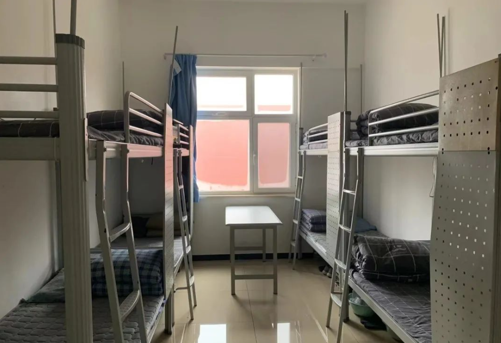 河北東方學(xué)院宿舍條件怎么樣,有空調(diào)和獨立衛(wèi)生間嗎？（附宿舍圖片）