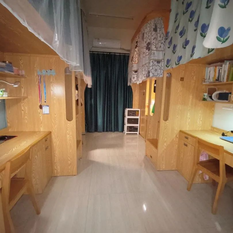 溫州商學(xué)院宿舍條件怎么樣,有空調(diào)和獨(dú)立衛(wèi)生間嗎？（附宿舍圖片）