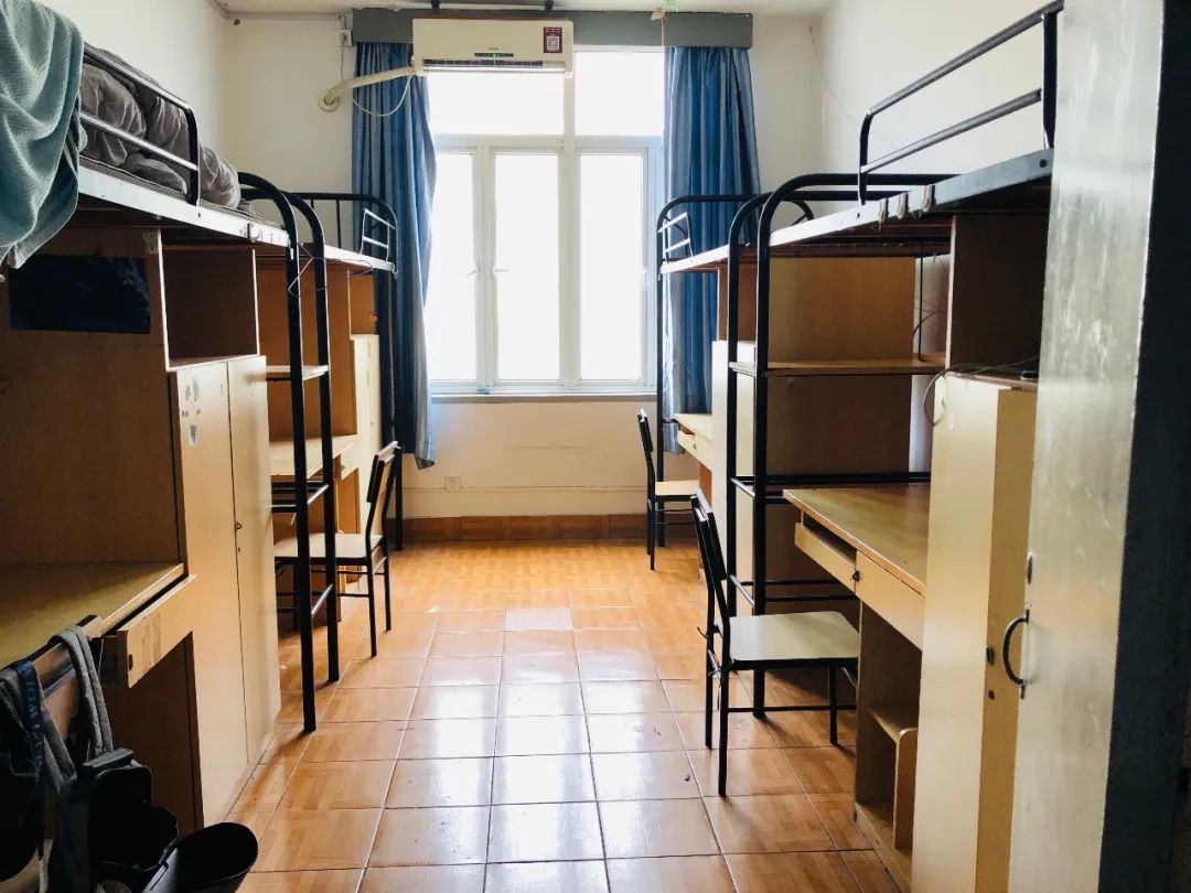 同濟(jì)大學(xué)宿舍條件怎么樣,有空調(diào)和獨(dú)立衛(wèi)生間嗎？（附宿舍圖片）