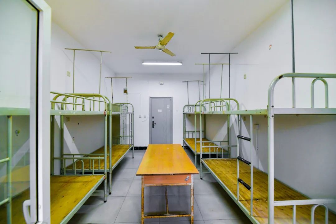 陜西服裝工程學(xué)院宿舍條件怎么樣,有空調(diào)和獨立衛(wèi)生間嗎？（附宿舍圖片）