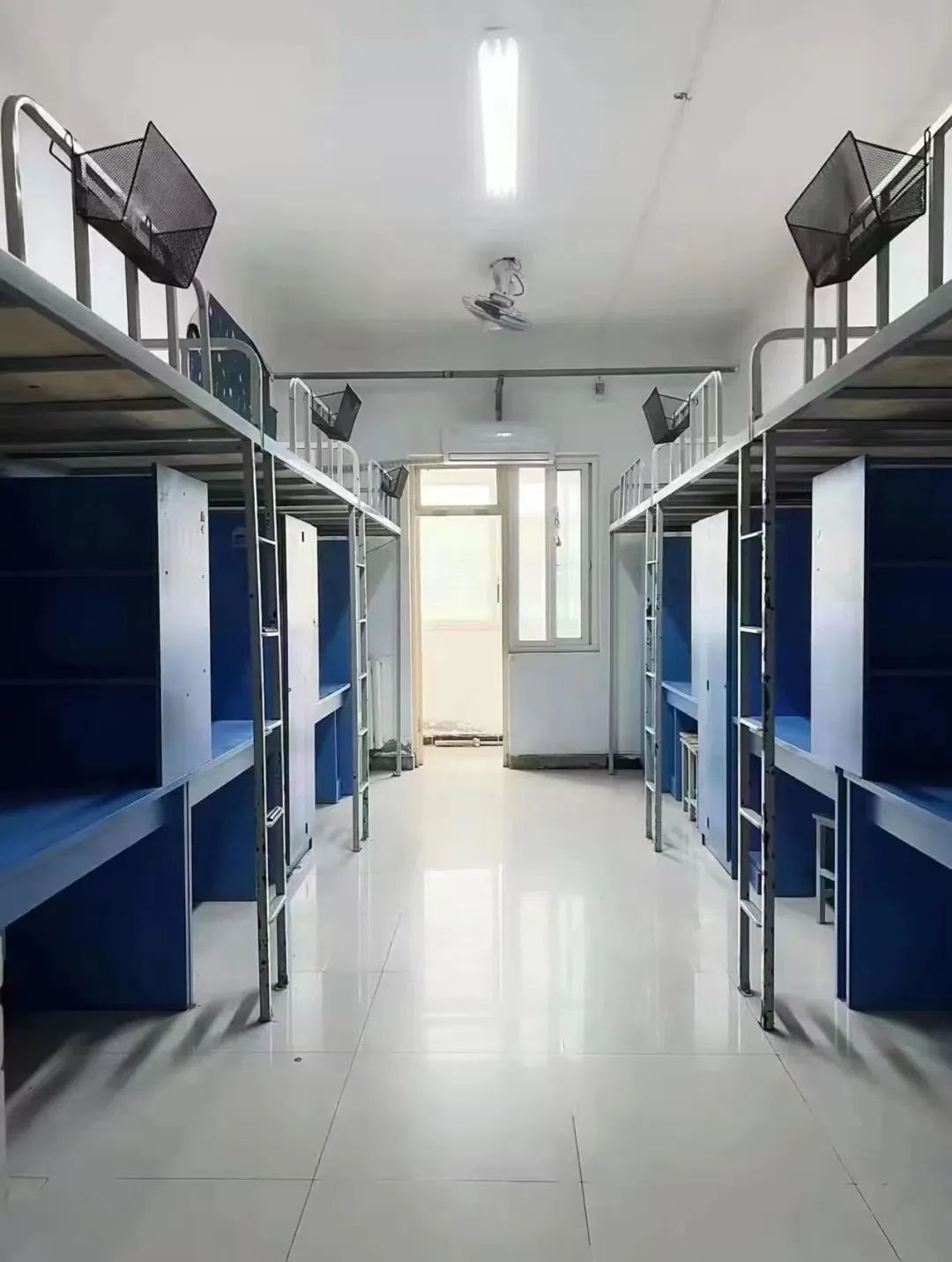 黃河科技學(xué)院宿舍條件怎么樣,有空調(diào)和獨(dú)立衛(wèi)生間嗎？（附宿舍圖片）