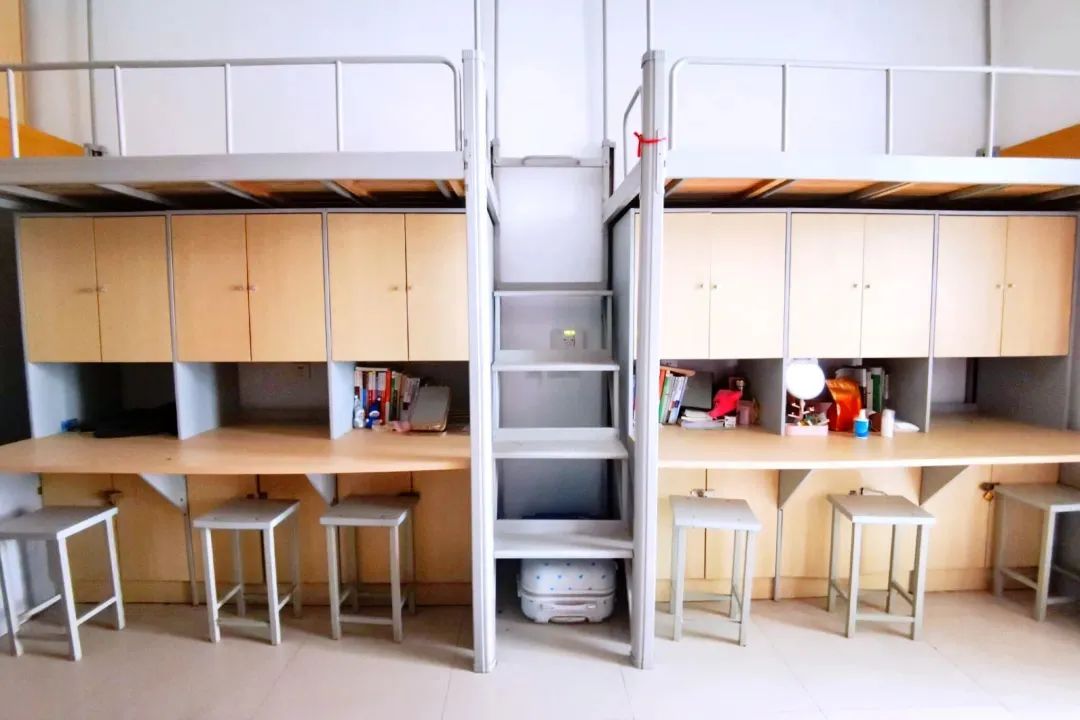 信陽(yáng)農(nóng)林學(xué)院宿舍條件怎么樣,有空調(diào)和獨(dú)立衛(wèi)生間嗎？（附宿舍圖片）