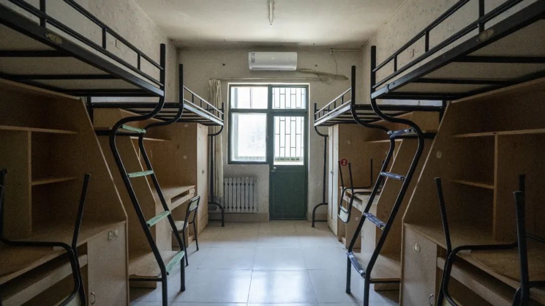 山東科技大學(xué)宿舍條件怎么樣,有空調(diào)和獨(dú)立衛(wèi)生間嗎？（附宿舍圖片）