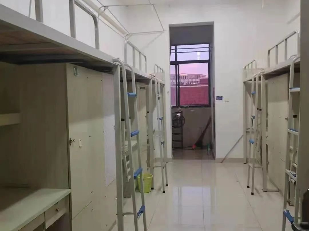 云南民族大學(xué)宿舍條件怎么樣,有空調(diào)和獨(dú)立衛(wèi)生間嗎？（附宿舍圖片）