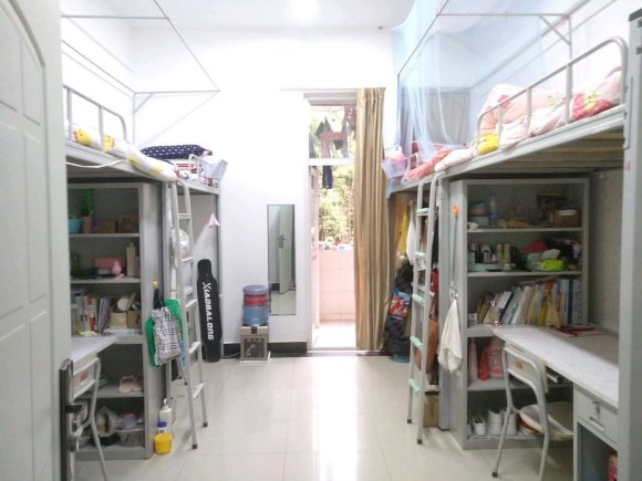 昆明醫(yī)科大學(xué)宿舍條件怎么樣,有空調(diào)和獨立衛(wèi)生間嗎？（附宿舍圖片）