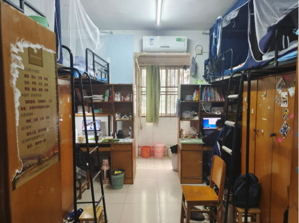 江漢大學(xué)宿舍條件怎么樣,有空調(diào)和獨(dú)立衛(wèi)生間嗎？（附宿舍圖片）