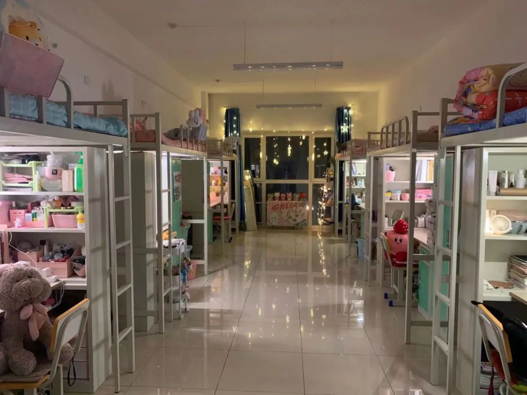 黑龍江工商學院宿舍條件怎么樣,有空調(diào)和獨立衛(wèi)生間嗎？（附宿舍圖片）