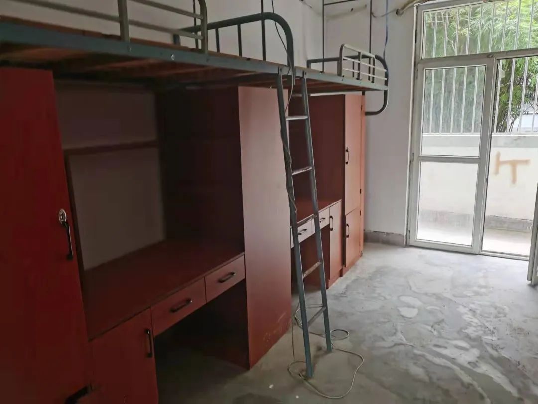 黃山學(xué)院宿舍條件怎么樣,有空調(diào)和獨(dú)立衛(wèi)生間嗎？（附宿舍圖片）