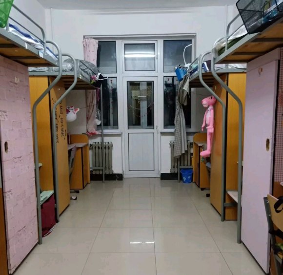 吉林醫(yī)藥學(xué)院宿舍條件怎么樣,有空調(diào)和獨(dú)立衛(wèi)生間嗎？（附宿舍圖片）