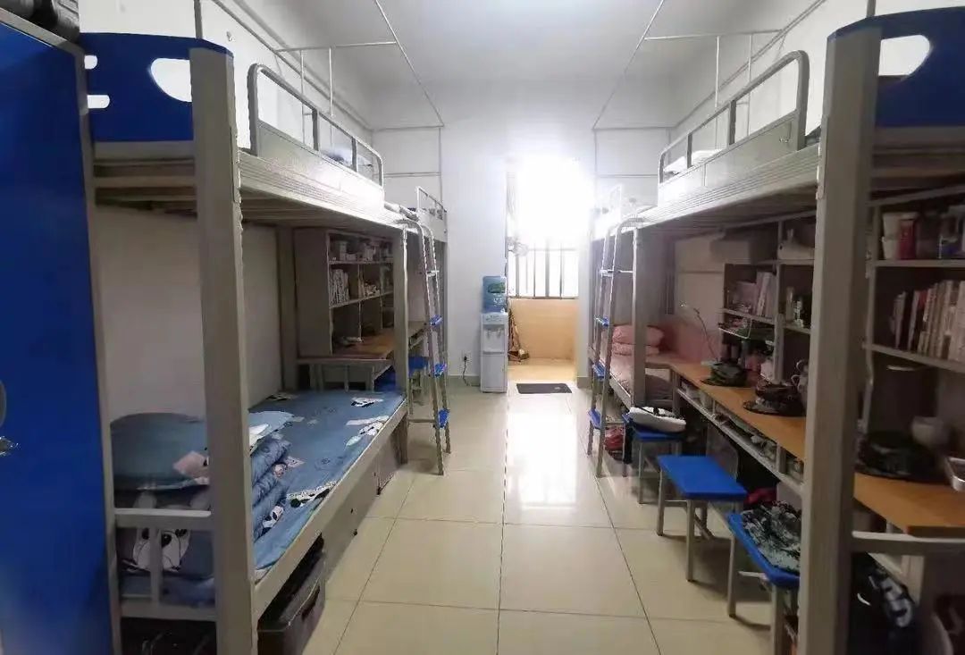 云南財經大學宿舍條件怎么樣,有空調和獨立衛(wèi)生間嗎？（附宿舍圖片）