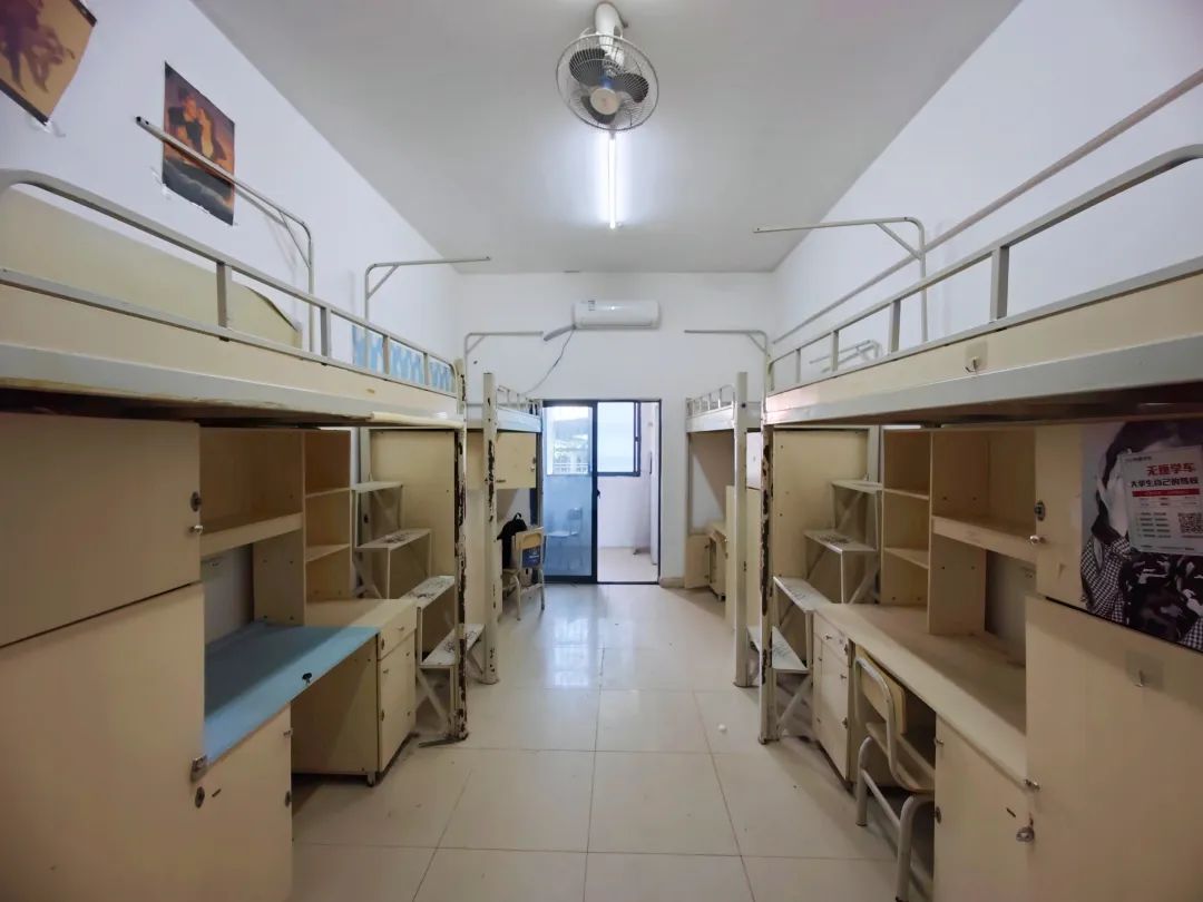 湖南第一師范學(xué)院宿舍條件怎么樣,有空調(diào)和獨(dú)立衛(wèi)生間嗎？（附宿舍圖片）