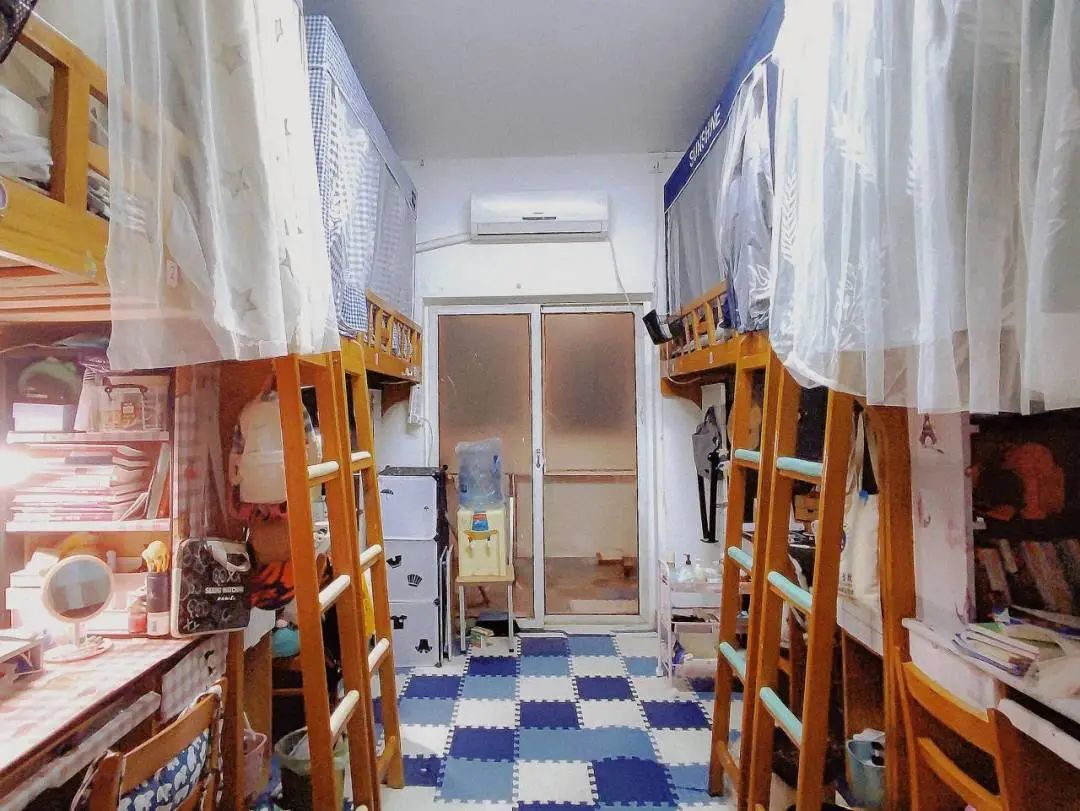 江蘇師范大學(xué)宿舍條件怎么樣,有空調(diào)和獨(dú)立衛(wèi)生間嗎？（附宿舍圖片）