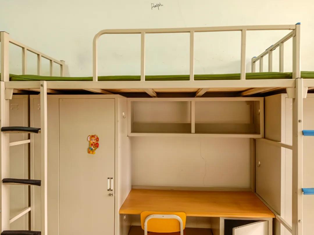 吉林化工學(xué)院宿舍條件怎么樣,有空調(diào)和獨(dú)立衛(wèi)生間嗎？（附宿舍圖片）