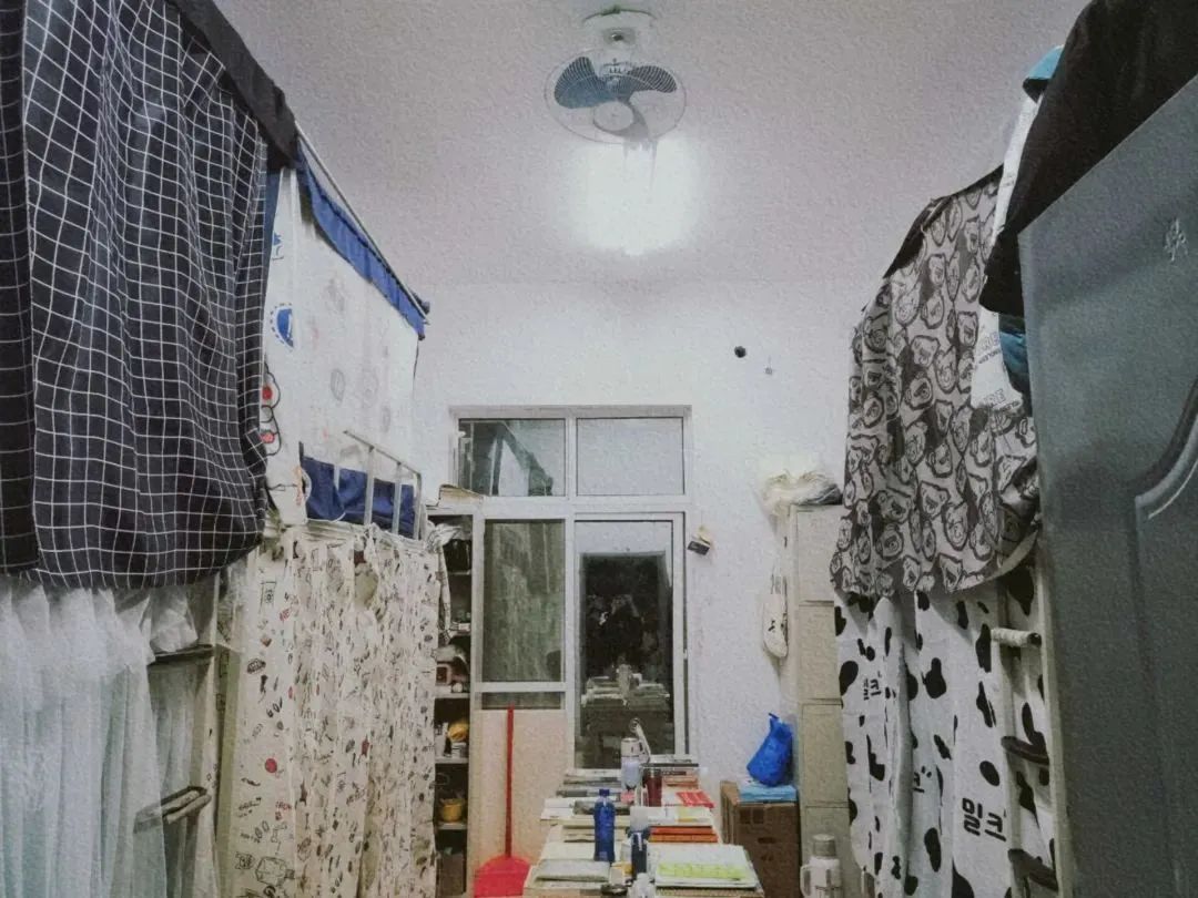 綿陽師范學(xué)院宿舍條件怎么樣,有空調(diào)和獨(dú)立衛(wèi)生間嗎？（附宿舍圖片）