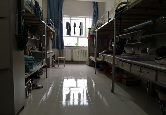 伊犁師范大學(xué)宿舍條件怎么樣,有空調(diào)和獨立衛(wèi)生間嗎？（附宿舍圖片）