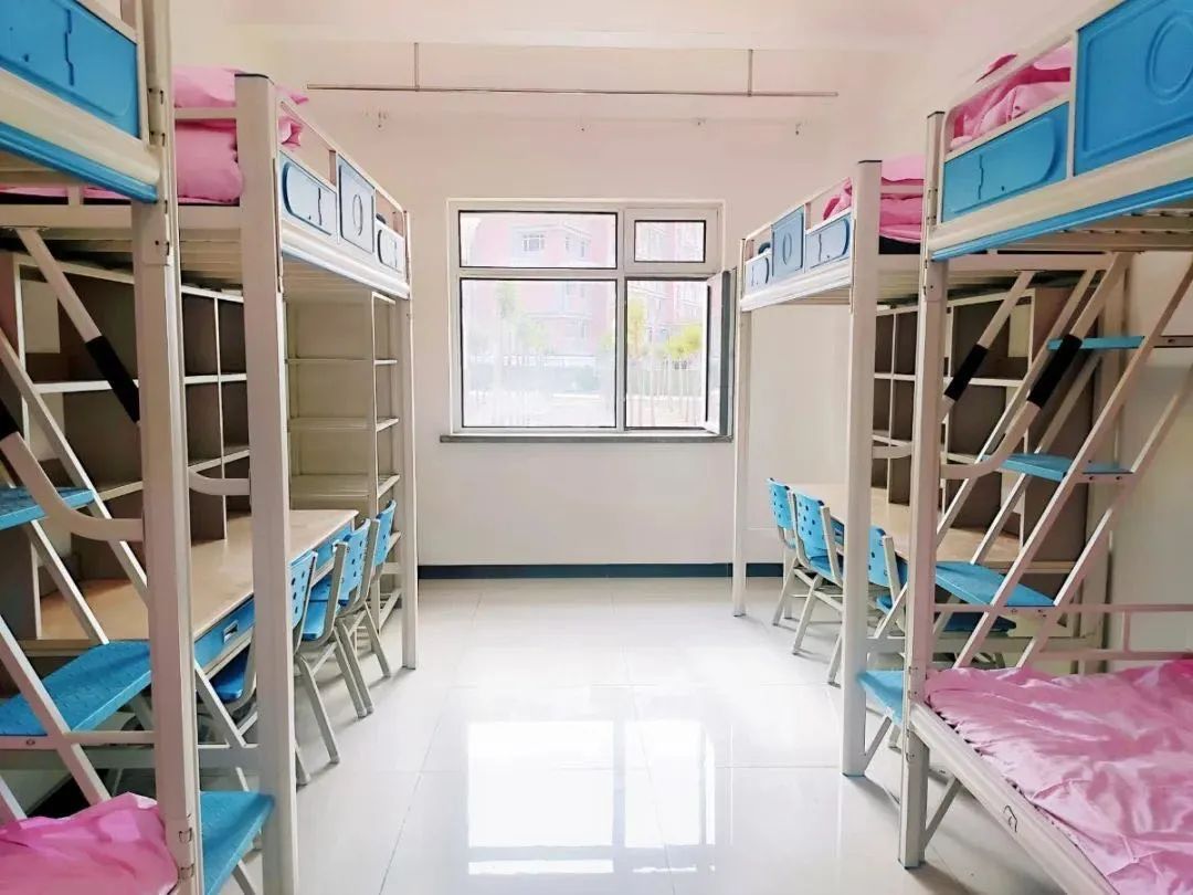 新疆醫(yī)科大學(xué)宿舍條件怎么樣,有空調(diào)和獨(dú)立衛(wèi)生間嗎？（附宿舍圖片）