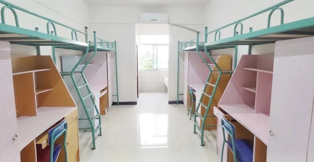 南昌理工學(xué)院宿舍條件怎么樣,有空調(diào)和獨(dú)立衛(wèi)生間嗎？（附宿舍圖片）