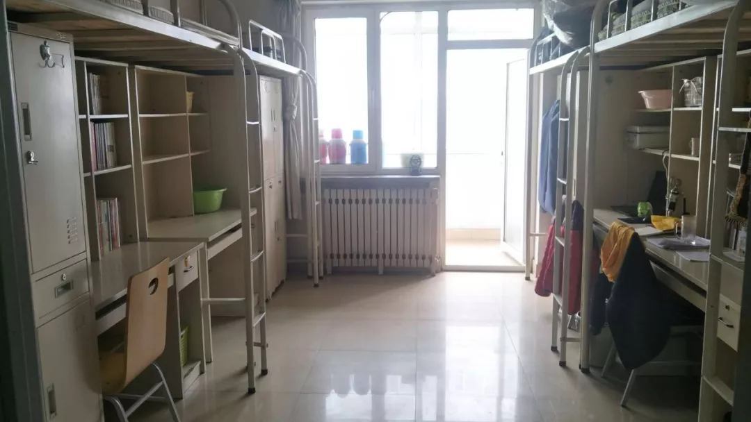 西北民族大學(xué)宿舍條件怎么樣,有空調(diào)和獨(dú)立衛(wèi)生間嗎？（附宿舍圖片）