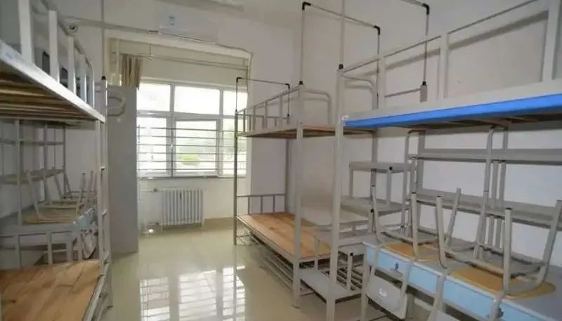 北京第二外國(guó)語(yǔ)學(xué)院宿舍條件怎么樣,有空調(diào)和獨(dú)立衛(wèi)生間嗎？（附宿舍圖片）