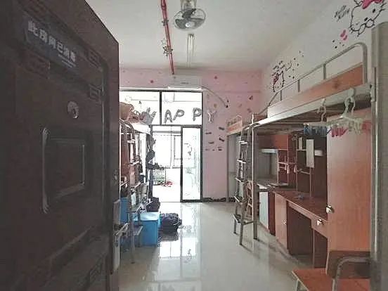 湖南女子學(xué)院宿舍條件怎么樣,有空調(diào)和獨(dú)立衛(wèi)生間嗎？（附宿舍圖片）