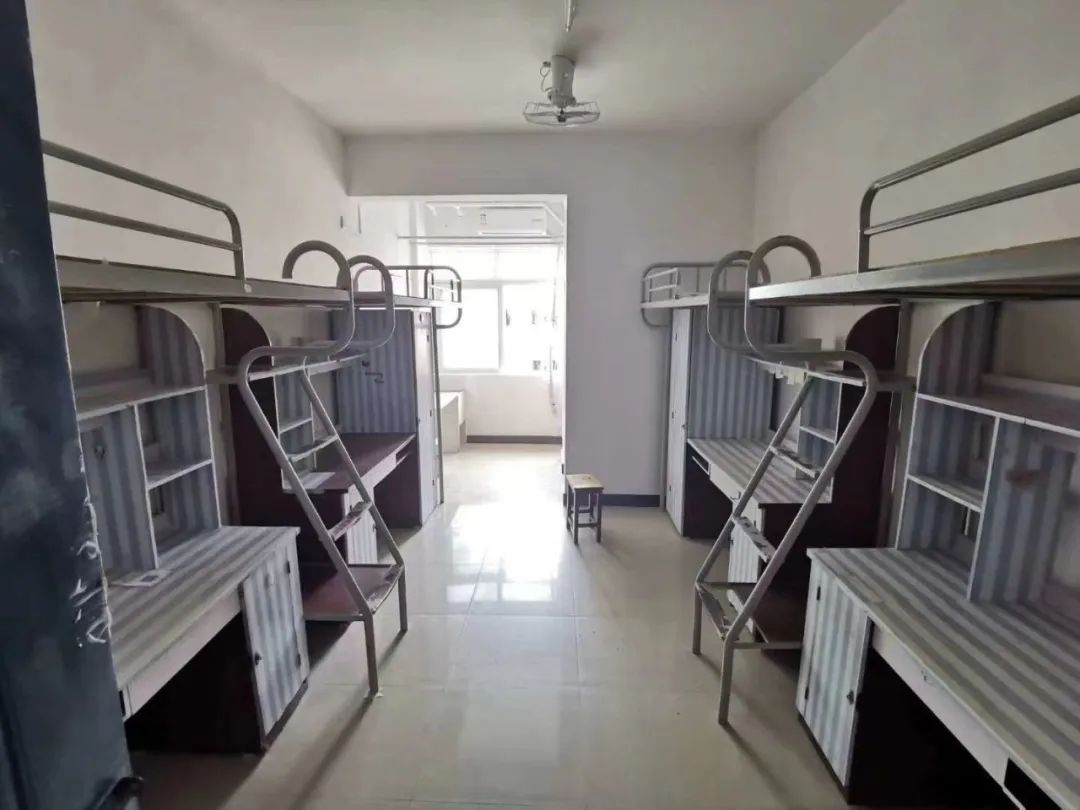 贛南醫(yī)學(xué)院宿舍條件怎么樣,有空調(diào)和獨(dú)立衛(wèi)生間嗎？（附宿舍圖片）