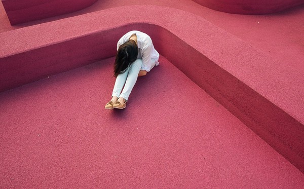 為什么女生容易哭,女孩子經(jīng)常哭是怎么回事