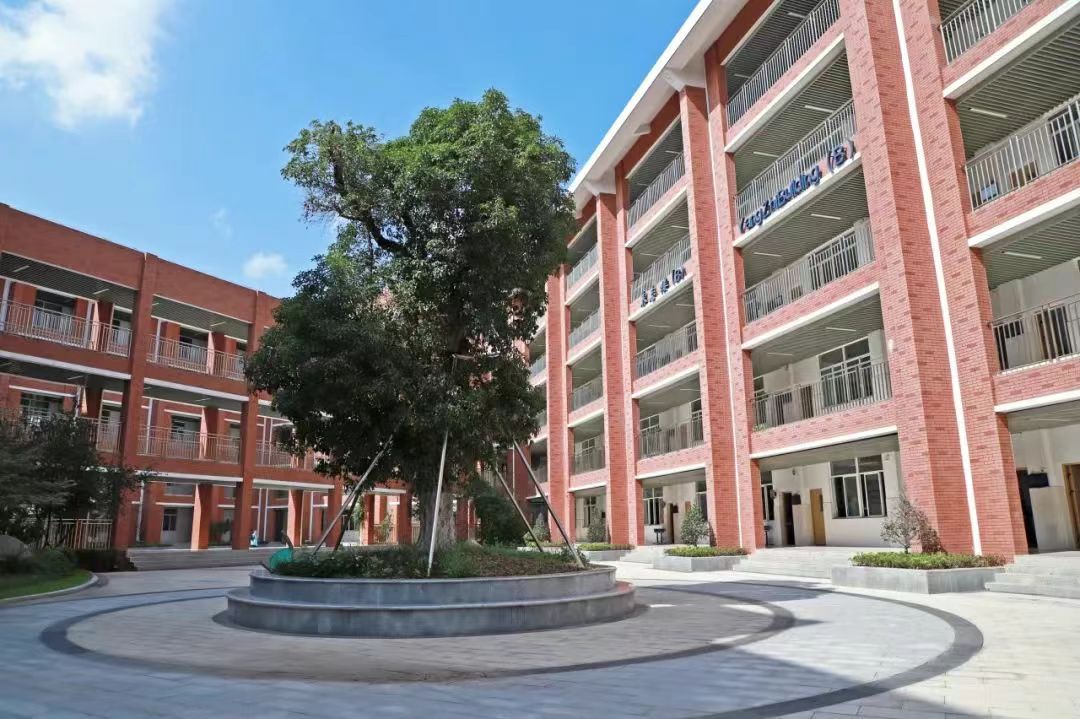 南京東山外國語學(xué)校簡介概況（建校歷史、地址、師資、校訓(xùn)、環(huán)境）