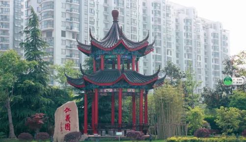 南京第二十九中學是公立還是私立,是重點中學嗎？