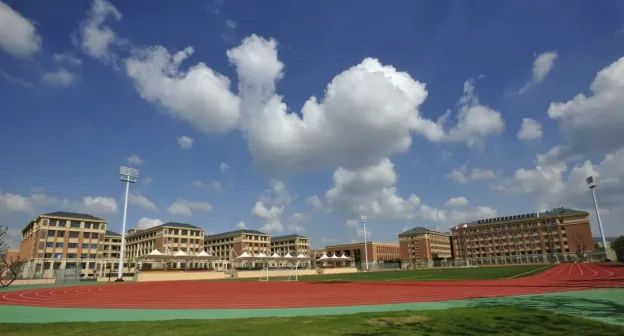 南京師范大學(xué)附屬中學(xué)秦淮科技高中簡介概況（建校歷史、地址、師資、校訓(xùn)、環(huán)境）