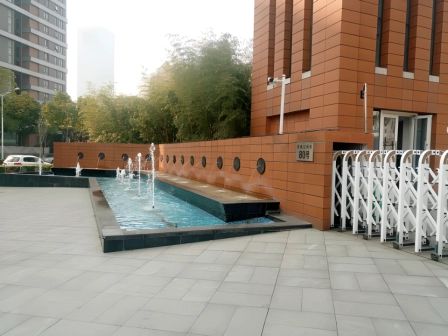 南京市建鄴高級中學(xué)是公立還是私立,是重點中學(xué)嗎？