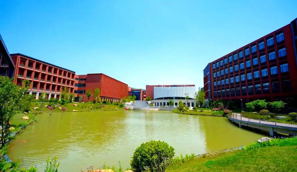 南京方山外國(guó)語(yǔ)學(xué)校地址在哪里_在哪個(gè)區(qū)？