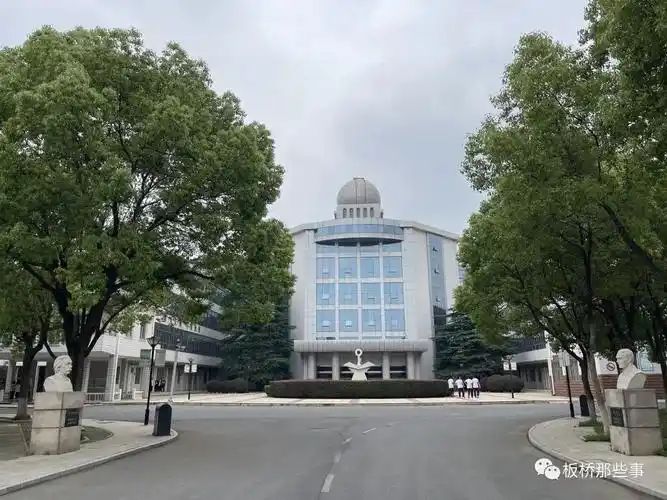 南京市梅山高級(jí)中學(xué)簡(jiǎn)介概況（建校歷史、地址、師資、校訓(xùn)、環(huán)境）