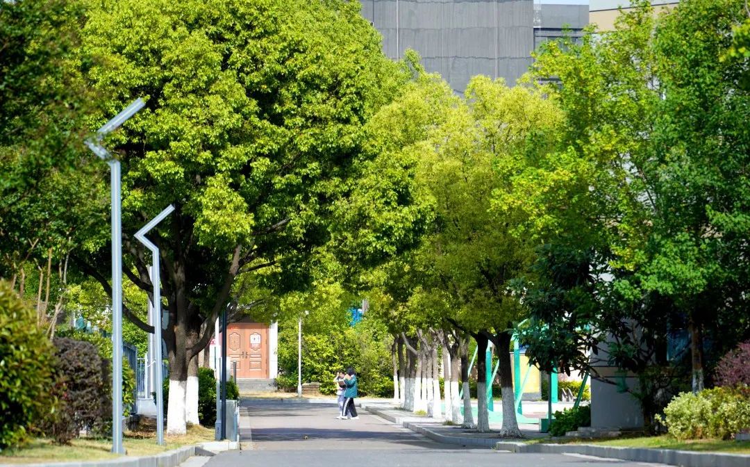 江蘇省江浦高級(jí)中學(xué)簡介概況（建校歷史、地址、師資、校訓(xùn)、環(huán)境）