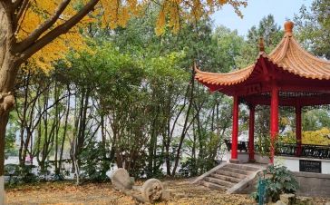 江蘇省六合高級(jí)中學(xué)簡(jiǎn)介概況（建校歷史、地址、師資、校訓(xùn)、環(huán)境）